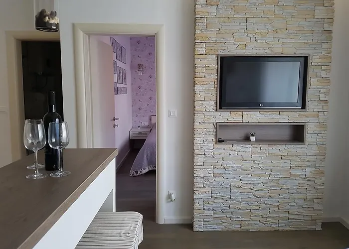 Anna Apartments