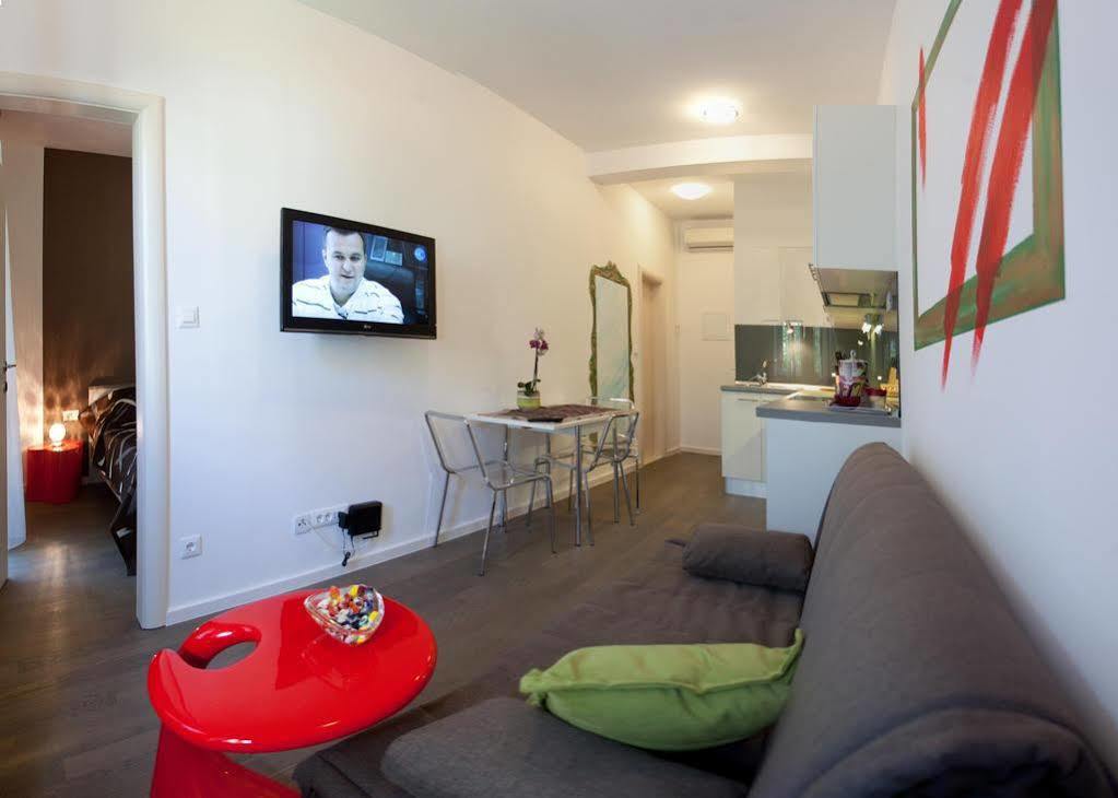 Anna Apartman *